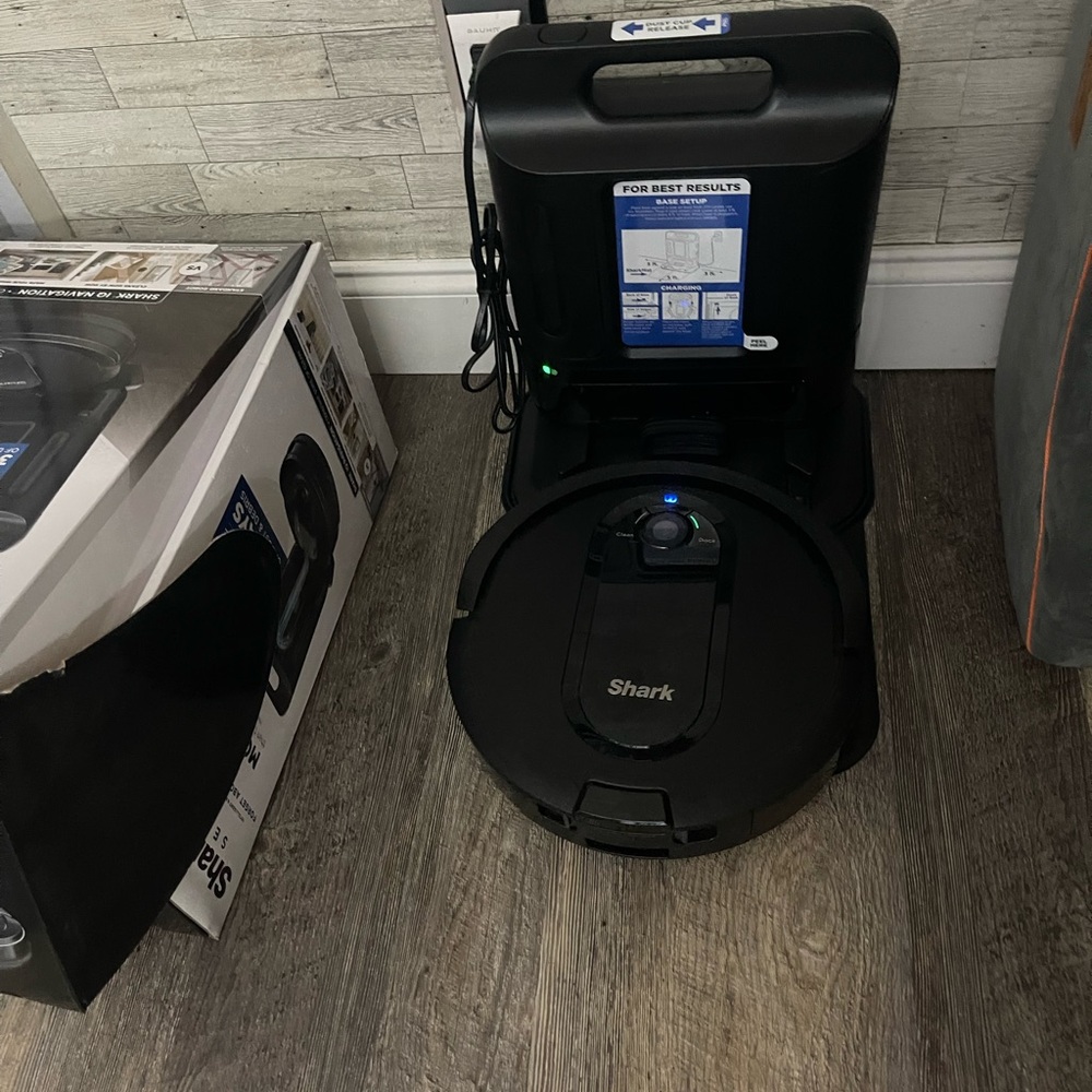 Shark  self empty Black Robot Vacuum